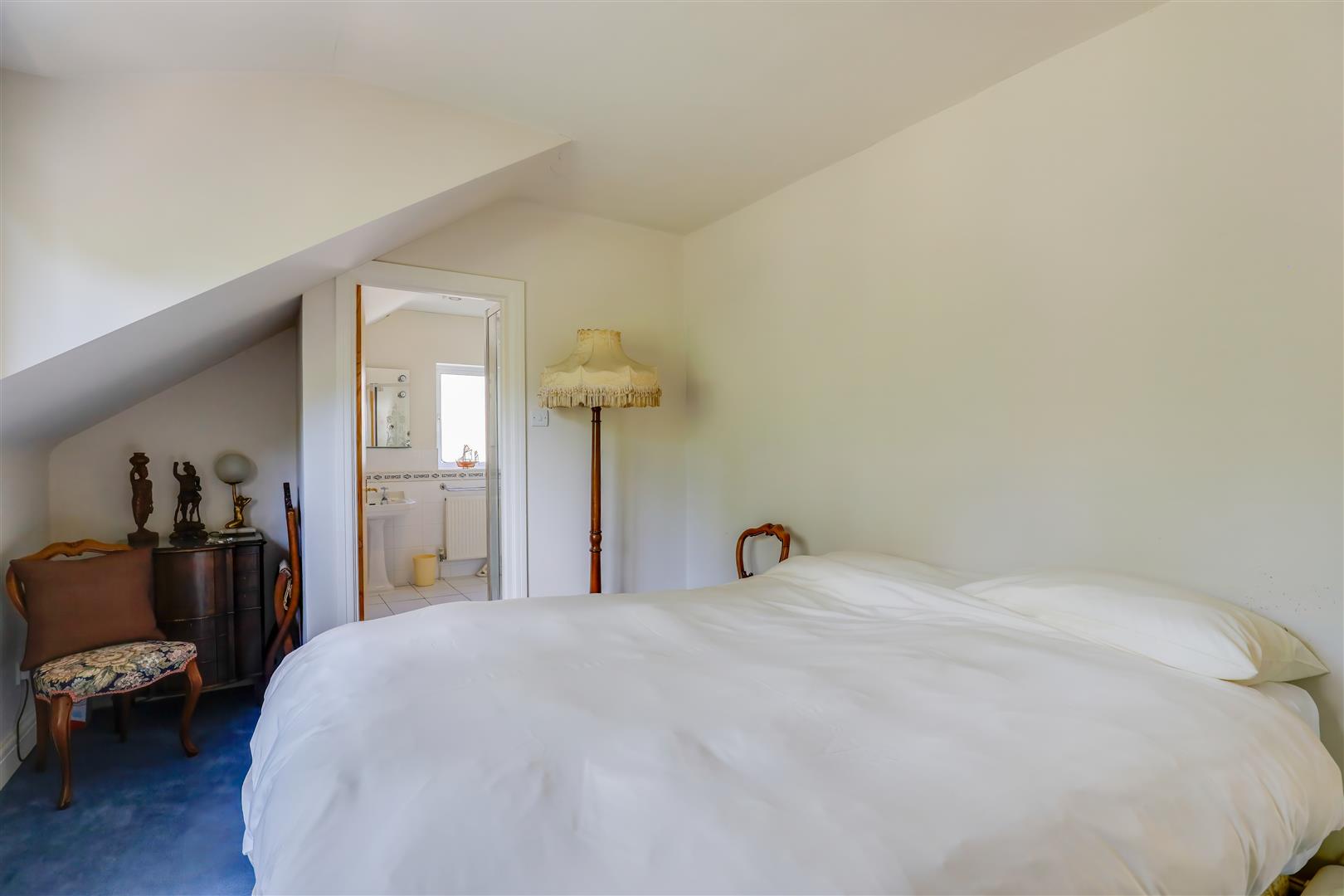 St Quentins Hill, Llanblethian, Vale Of Glamorgan, CF71 7JT